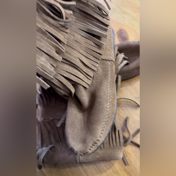 Min neto la Layer Fringed Leather Stitched Moccasin Pool no Boots Size 8 - Picture 3 of 13